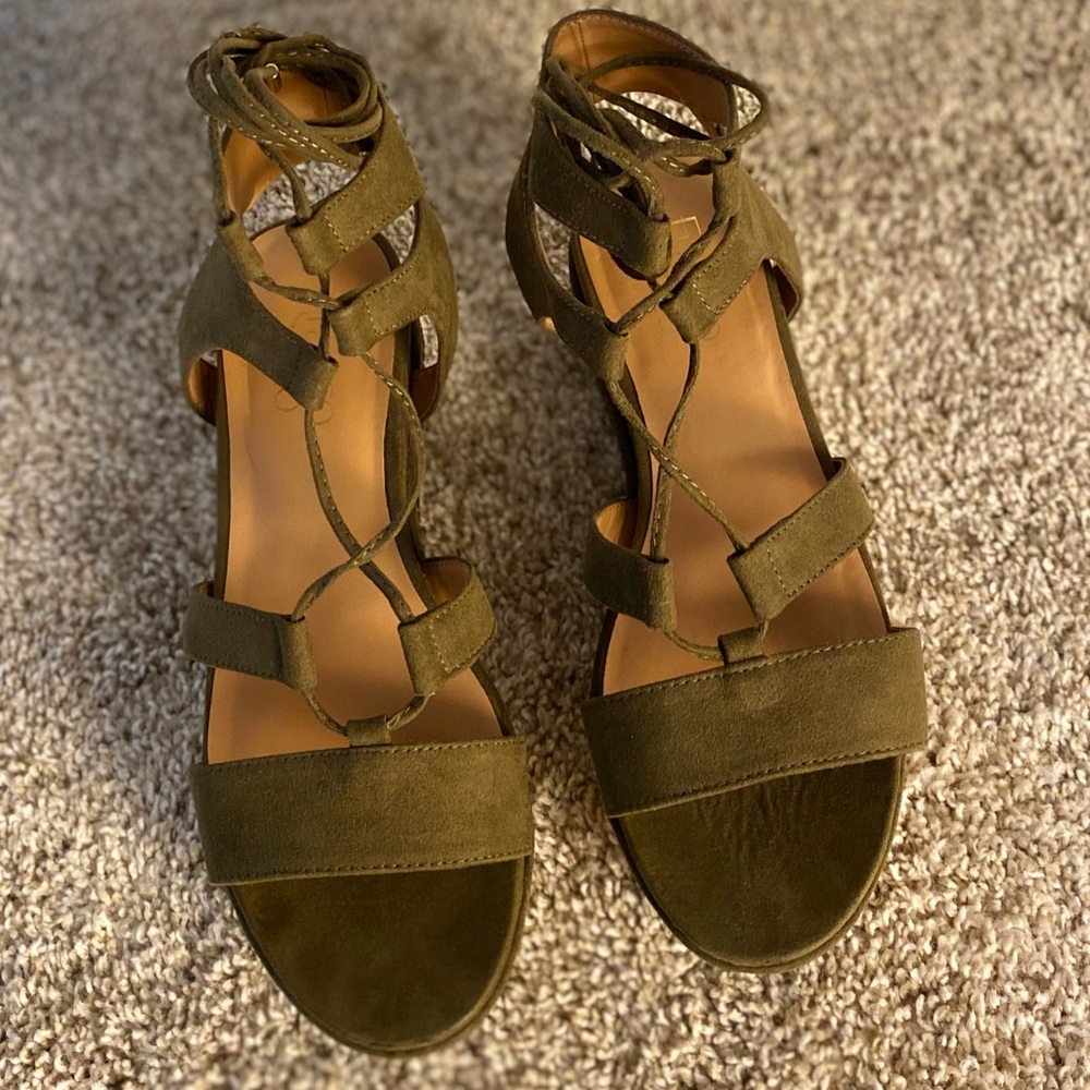 Strappy platform sandals